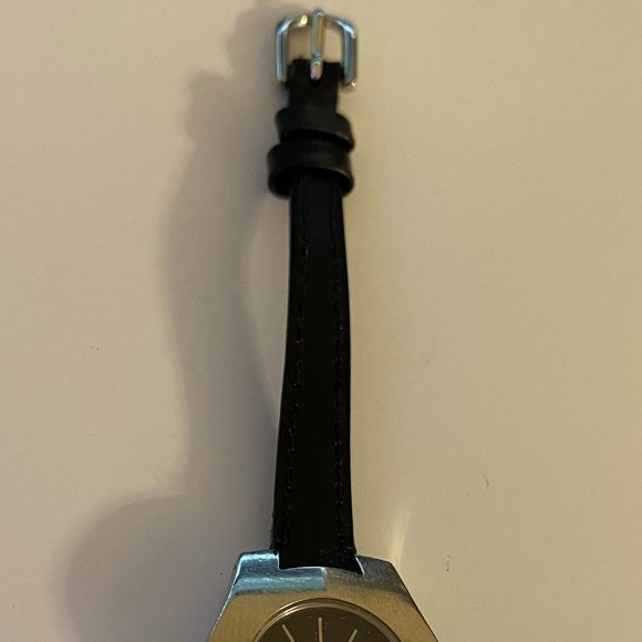 Vintage Tissot Petite Women's Watch - Picture 4 of 5